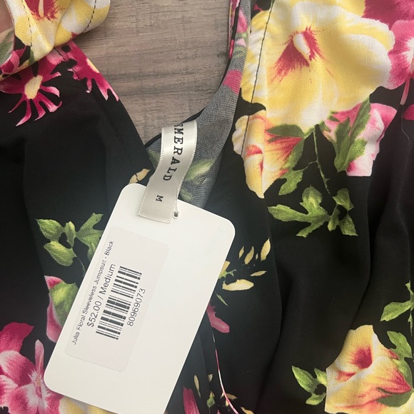 NWT women’s romper floral - Picture 2 of 2